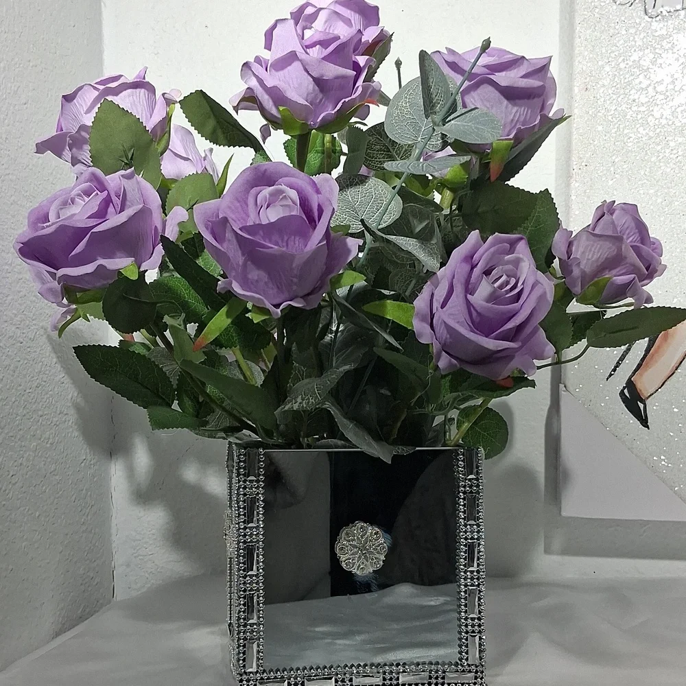 FLOWER BOUQUET WITH MIRROR CRYSTAL BASE